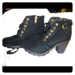 Beautiful New Black Ankle Boots Velour